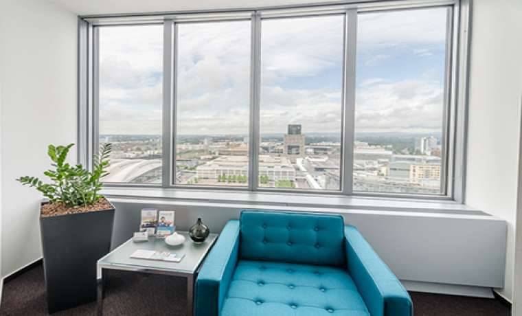 Professionelle Büros & Coworking mit Skyline-Blick in Frankfurt am