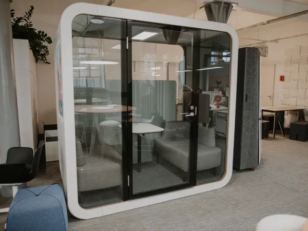 Schreibtischplatz in Karlsruhe (Grünwinkel) – Coworking Space in historischem Backsteinbau in Karlsruhe-Grünwinkel — Bild 3