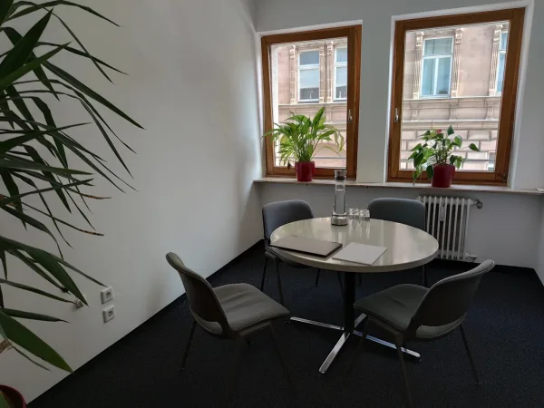 Schreibtischplatz in Nürnberg (Himpfelshof) – Serviceorientiertes Coworking & Bürogemeinschaft in Nürnberg Gostenhof — Bild 5