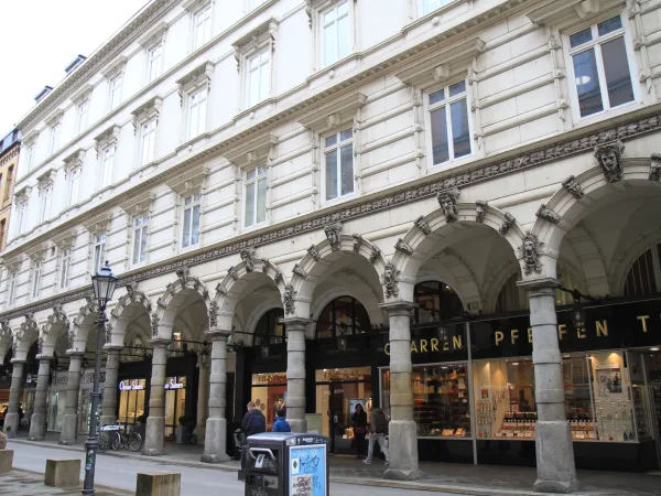Abschließbares Büro in Hamburg (Neustadt) – Schöner Büroraum in den Hamburger Colonnaden — Bild 3