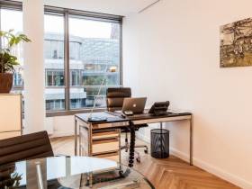Arbeitsplätze und Einzel-/Teambüros im exklusiven Businesscenter
