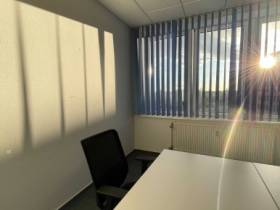 Modernes Büro mit Dachterrasse in Reinickendorf