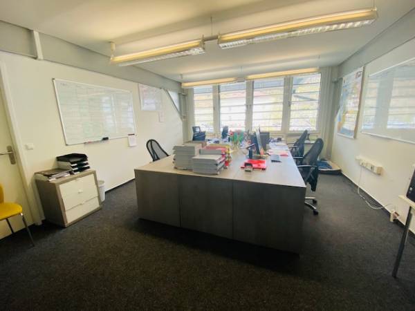 Bürogemeinschaft in der alten Ettlinger Spinnerei an der Alb — Bild 1