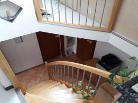 Helles und freundliches Büro mit großer Dachloggia in Wangen