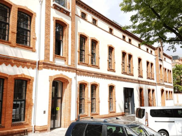 Schreibtischplatz in Berlin (Kreuzberg) – Kreative Bürogemeinschaft im Gründerzeit-Schmuckstück in — Bild 3