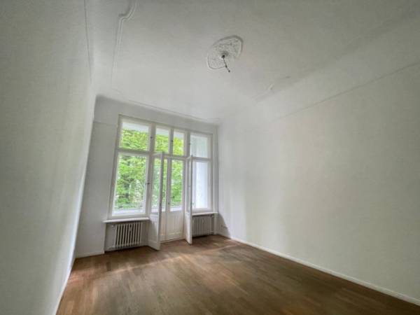 Helle Privatbüros & Arbeitsplätze im Altbau am Kurfürstendamm — Bild 8