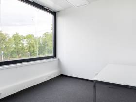 Helle Büroräume und Meetingraum in Obersendling - Büro auf Zeit