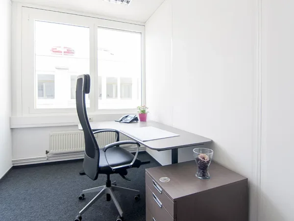 Abschließbares Büro in Düsseldorf (Lierenfeld) – Flexibles Coworking & Büros im Center Düsseldorf-Lierenfeld — Bild 1