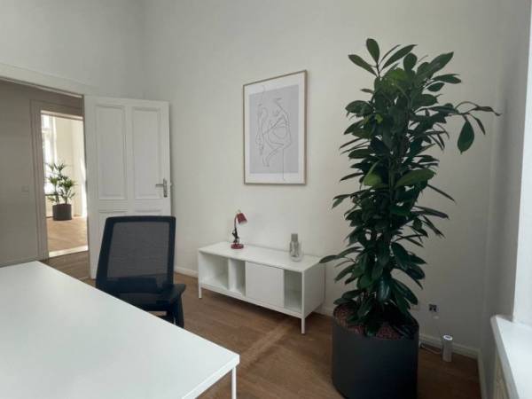Helle Privatbüros & Arbeitsplätze im Altbau am Kurfürstendamm — Bild 6