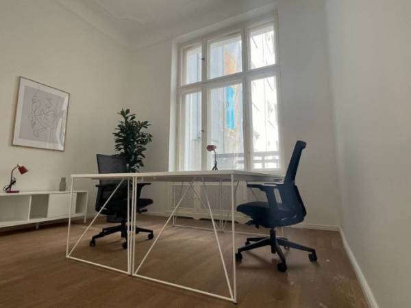 Helle Privatbüros & Arbeitsplätze im Altbau am Kurfürstendamm — Bild 7
