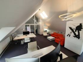 Flexible Arbeitsplätze im stilvollen 120 m² Kreativbüro – ideal für Einzelne & kleine Teams