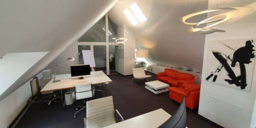 Flexible Arbeitsplätze oder eigenes Dachgeschoss im 120 m² Kreativbüro