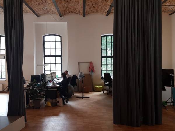 Schreibtischplatz in Berlin (Kreuzberg) – Kreative Bürogemeinschaft im Gründerzeit-Schmuckstück in — Bild 5