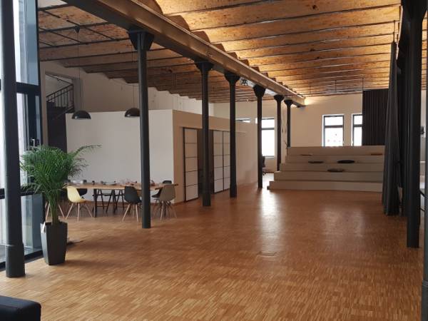 Schreibtischplatz in Berlin (Kreuzberg) – Kreative Bürogemeinschaft im Gründerzeit-Schmuckstück in — Bild 7