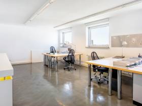 Plug&Play @Gärtnerplatz: Büroraum bis 6 Arbeitsplätze/ 39 qm DG