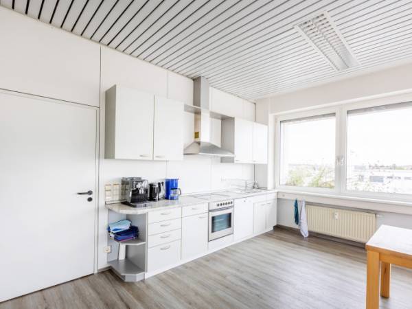 Ruhige Büroräume in renovierter Bürogemeinschaft in Fellbach — Bild 3