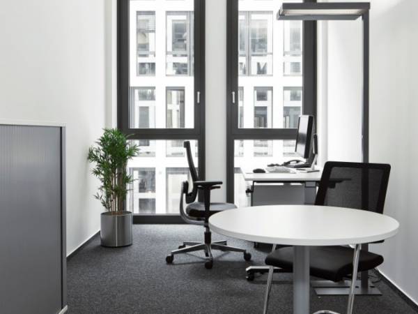 Flexible Büros im modernen Business Center in Stuttgart-Mitte — Bild 1