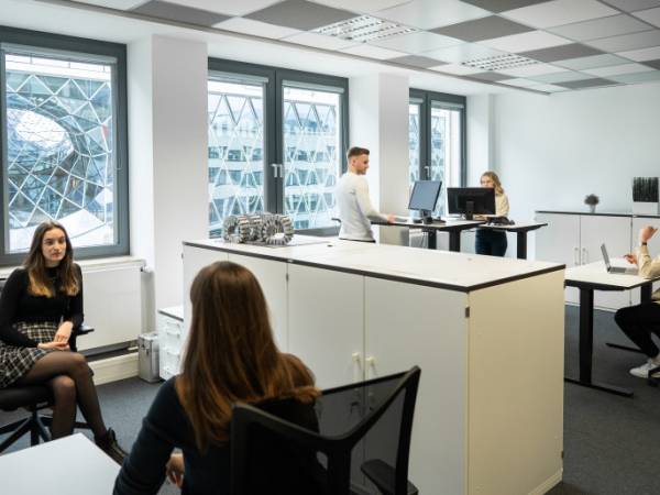 Helle & moderne Büros & Coworking Spaces in Frankfurt-Innenstadt — Bild 4