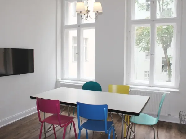 Abschließbares Büro in Berlin (Prenzlauer Berg) – Helle und kreative Bürogemeinschaft im Altbau in Berlin Prenzlauer — Bild 6