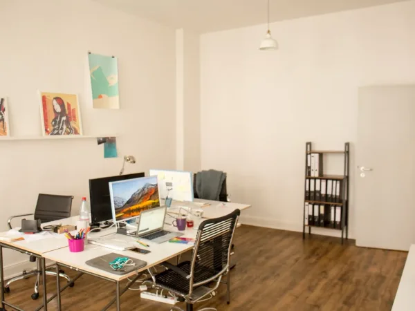 Abschließbares Büro in Berlin (Prenzlauer Berg) – Helle und kreative Bürogemeinschaft im Altbau in Berlin Prenzlauer — Bild 4