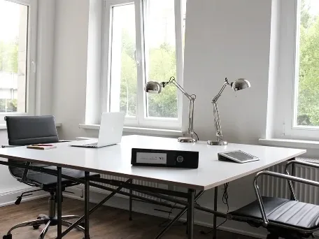 Abschließbares Büro in Berlin (Prenzlauer Berg) – Helle und kreative Bürogemeinschaft im Altbau in Berlin Prenzlauer — Bild 2