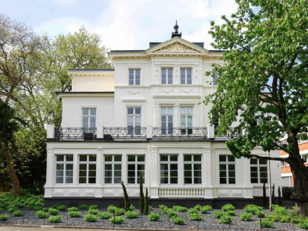 Repräsentative Büros & Arbeitsplätze in historischer Villa in Brühl — Bild 1