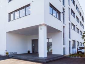 Büros im Neubau - diversen Größen mit großer Lagerfäche