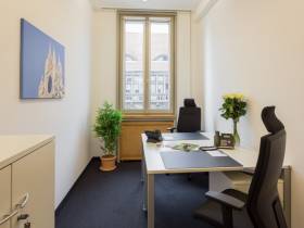 Schöne Büroräume in Altbau direkt an der Friedrichstraße