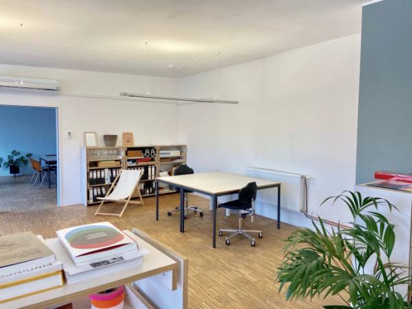 Heller Arbeitsplatz mit Dachterrasse am Naschmarkt — Bild 1
