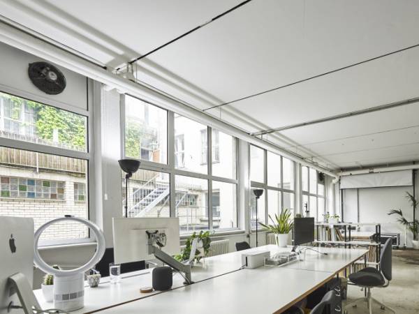 Schreibtischplatz in München (Schwanthalerhöhe) – Kreativer Arbeitsplatz im Altbau-Loft in München-Schwanthalerhöhe — Bild 1