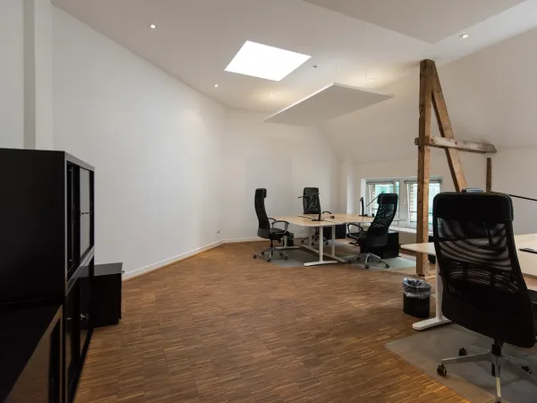 Abschließbares Büro in Düsseldorf (Friedrichstadt) – Kreative Bürogemeinschaft in Düsseldorf Friedrichstadt — Bild 1