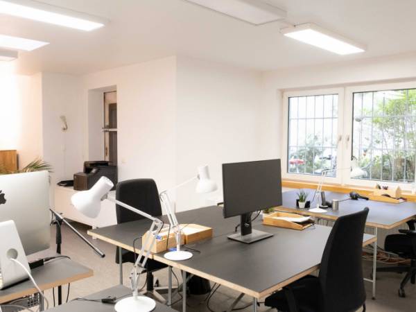 Stilsichere Bürogemeinschaft mit Design-Möbeln in Köln-Neustadt-Süd — Bild 5