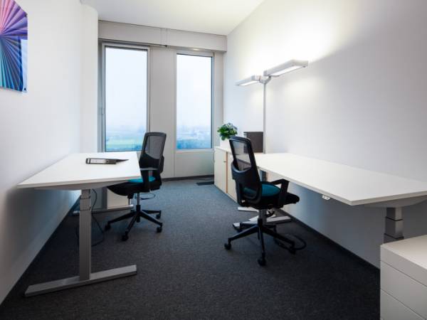 Moderne Büros & Coworking Space mit Ausblick in Eschborn — Bild 4
