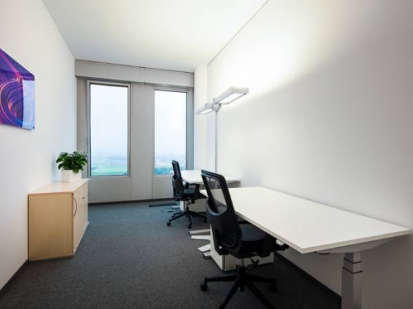 Moderne Büros & Coworking Space mit Ausblick in Eschborn — Bild 3