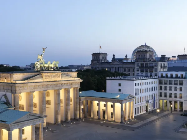 Abschließbares Büro in Berlin (Mitte) – Exklusive Büros & Meetingräume in Berlin-Mitte am Brandenburger Tor — Bild 1