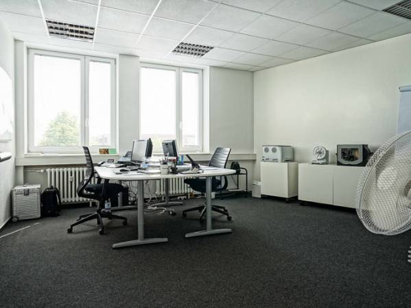Schöne Büroflächen mit Teeküche und 24/7 Zugang in Düsseldorf — Bild 2