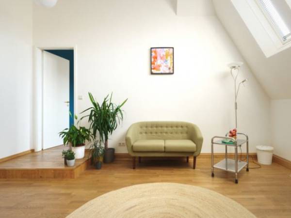Schreibtischplatz in Berlin (Mitte) – Ruhige Bürogemeinschaft im Jahrhundertwendehaus in Berlin-Mitte — Bild 1