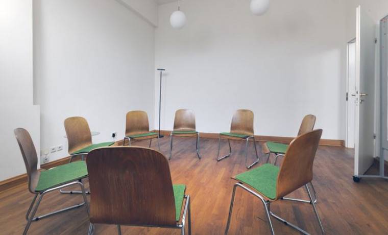 Ruhige Bürogemeinschaft im Jahrhundertwendehaus in Berlin-Mitte