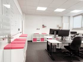 Helle moderne und besonders flexible Büroräume