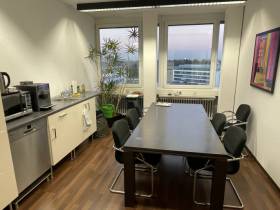 Schöner Büroraum mit toller Aussicht in Deutz