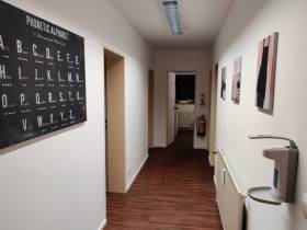 Helle Arbeitsplätze in zentraler Lage