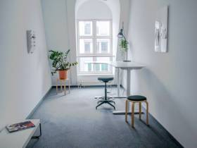 Ruhiges neu eingerichtetes Büro im 6 OG über den Dächern Berlins