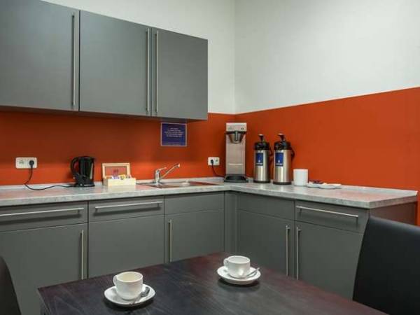 Geräumige Büroflächen im modernen Business Center Berlin-Tempelhof — Bild 8