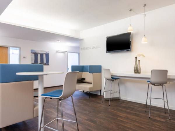Modernes Business Center mit Terrasse in Stuttgart-Mitte — Bild 2