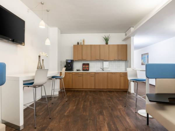 Modernes Business Center mit Terrasse in Stuttgart-Mitte — Bild 4