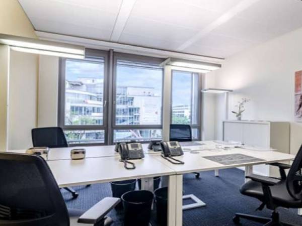 Helle Büros & Coworking im repräsentativen Business Center — Bild 2