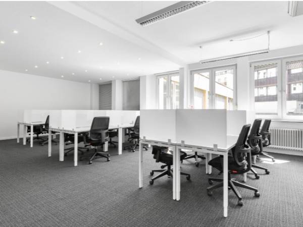 Modernes Business Center mit Dachterrasse in Stuttgart-Mitte — Bild 2