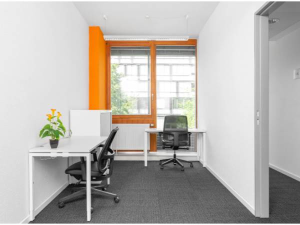 Modernes Business Center mit Dachterrasse in Stuttgart-Mitte — Bild 1