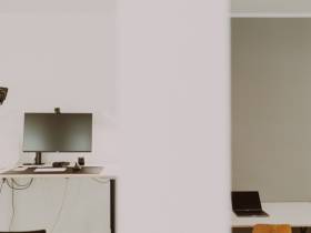 Stilvoll ausgestattete Arbeitsplätze im Creative Space