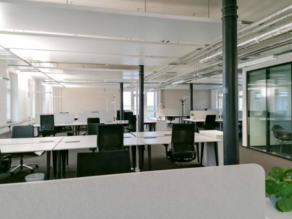 Coworking & Büros im denkmalgeschützten Backsteingebäude — Bild 1